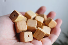 Load image into Gallery viewer, Juniper aroma cubes 15x15 mm Natural polished - 10 pcs - eco friendly
