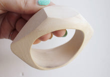 Load image into Gallery viewer, 40 mm Wooden rhomboid bangle unfinished - with rounded corners - natural eco friendly
